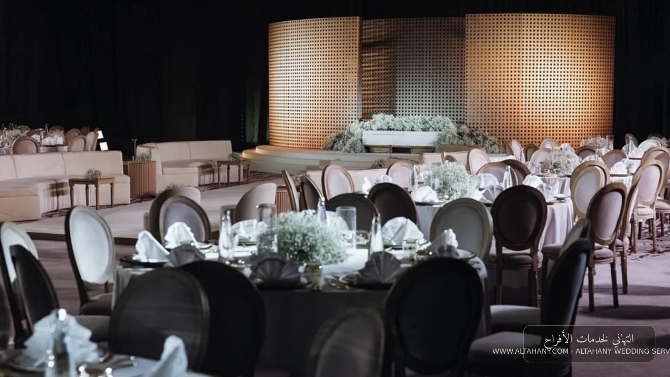 Illuminated Column Kosha with a Floral Walkway — design no. 164 — shot 9 of 9